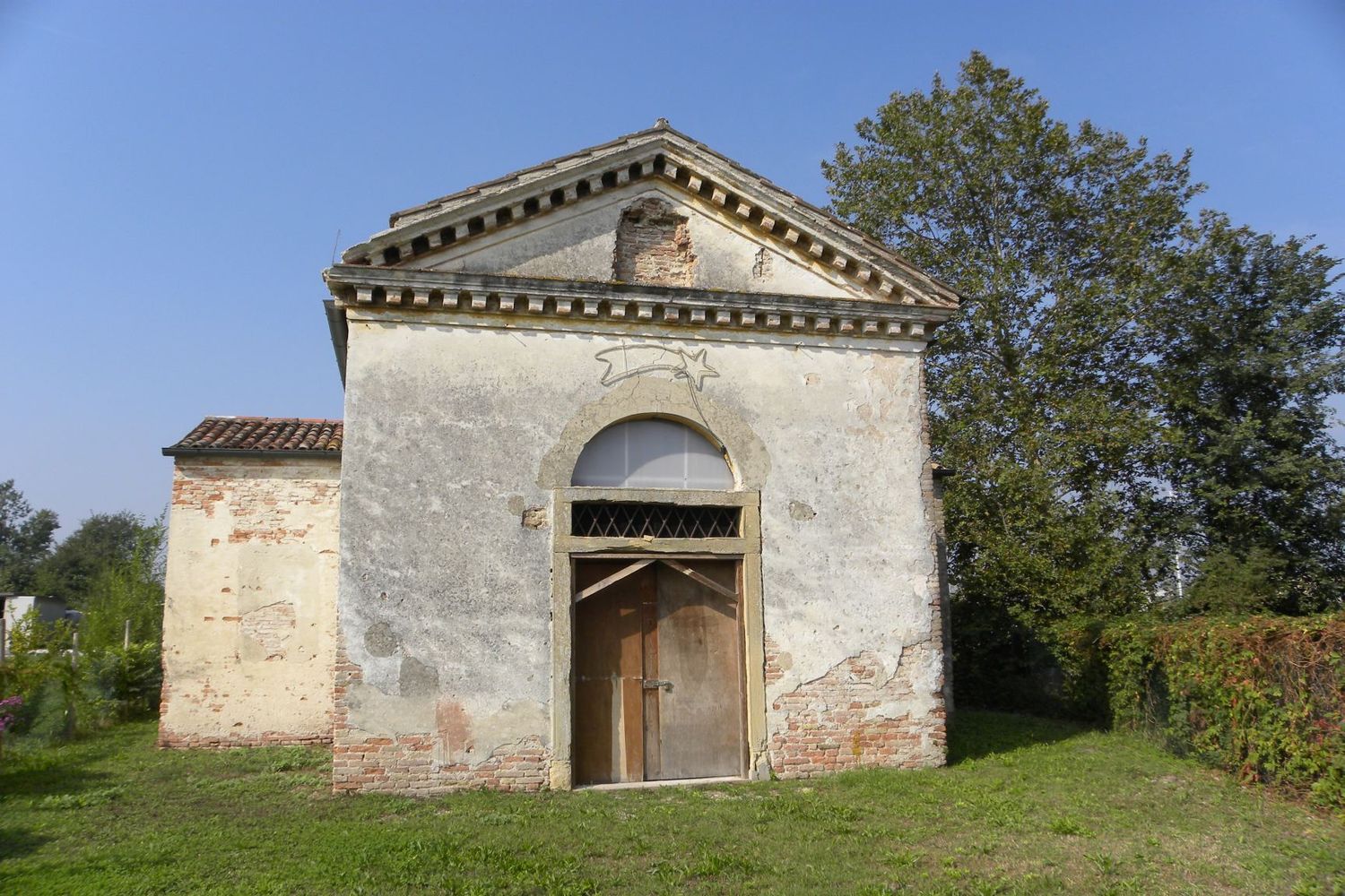 Oratorio dei S.S Angeli Custodi | La cappella prima delle opere di restauro.