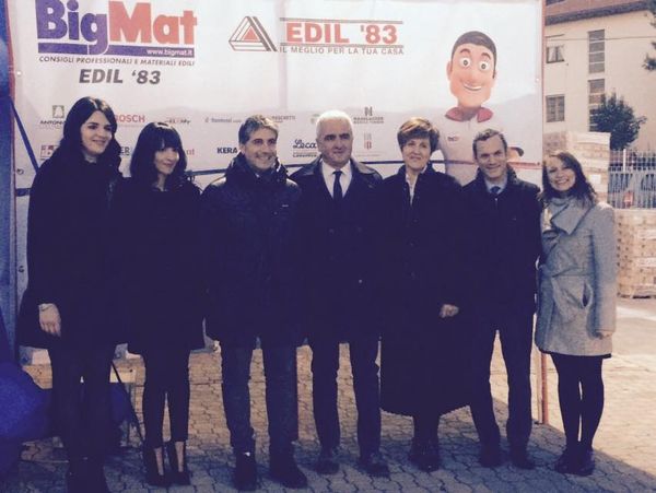 I titolari di BigMat Edil '83 con i rappresentanti di BigMat comunicazione e marketing
