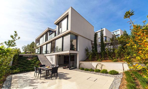 Il progetto Golden Ray Luxury Villas realizzato a Primosten (Croazia), vincitore per la categoria commerciale hospitality nell'edizione 2014 del concorso.