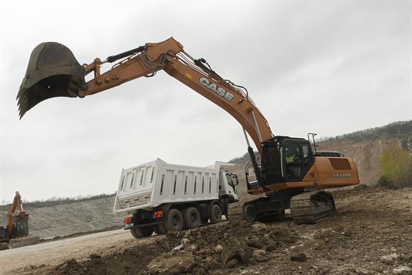 C370d e Astra Hd9 presentate in uno scenario 'lunare' come la cava di Albarola.