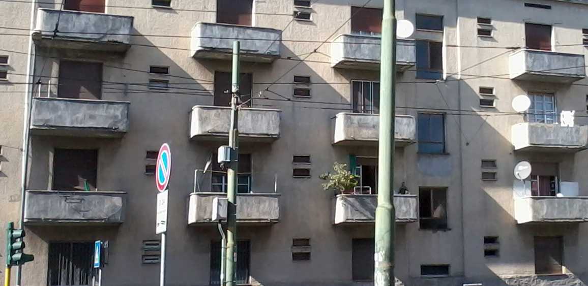 Lorenteggio, un complesso di edilizia residenziale pubblica situato nella periferia sud-occidentale di Milano.