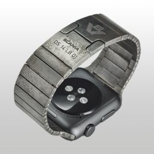 Il cinturino V8 rende l'Apple watch Scania un pezzo unico e vintage.